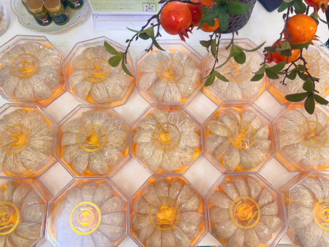 Gợi ý quà lễ 30/4 – 1/5: Tinh tế, thiết thực và đầy ý nghĩa 4 TO YEN 1 1